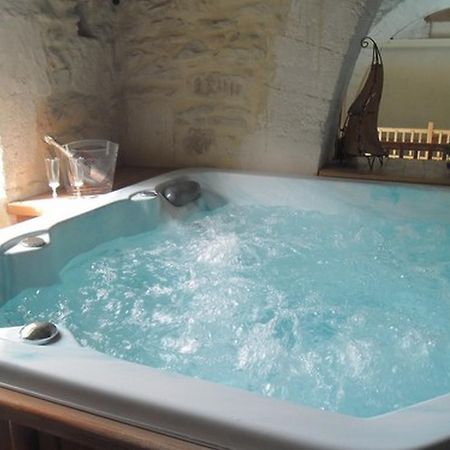 Le Clos D'Isabelle Bed & Breakfast Marsillargues ภายนอก รูปภาพ