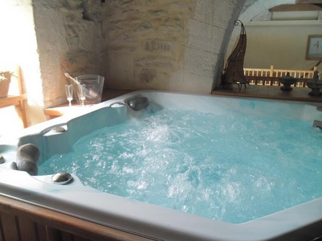 Le Clos D'Isabelle Bed & Breakfast Marsillargues ภายนอก รูปภาพ